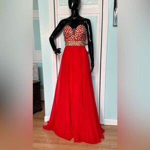 Size 8 Valentine Pure Red Plunge Strapless Flowy Prom Dress Gown Gala Cruise